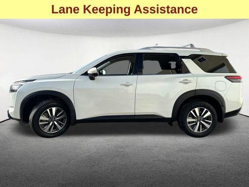 2023 Nissan Pathfinder SL 4WD
