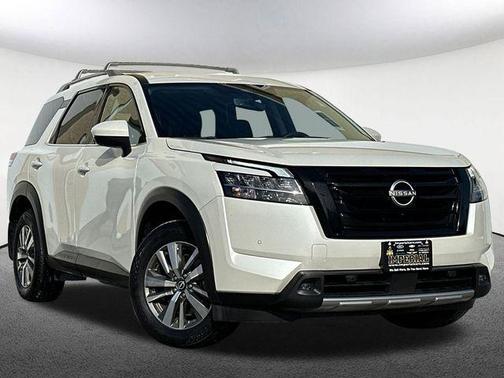 2023 Nissan Pathfinder SL 4WD