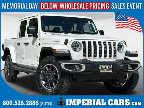 Bright White Clearcoat 2021 Jeep Gladiator Overland