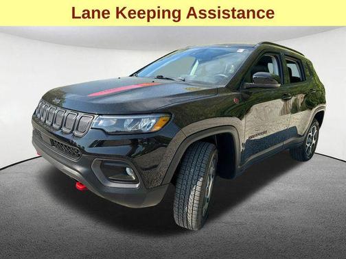 Diamond Black Crystal Pearlcoat 2022 Jeep Compass Trailhawk