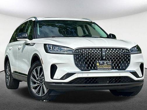 Pristine White Metallic Tri-Coat 2025 Lincoln Aviator Premiere