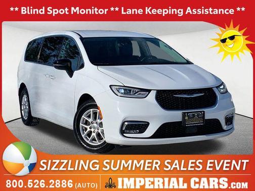 Bright White Clearcoat 2024 Chrysler Pacifica Touring L