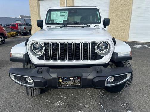 2025 Jeep Wrangler 4-Door Sahara 4x4