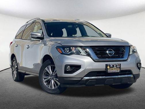 2019 Nissan Pathfinder SV