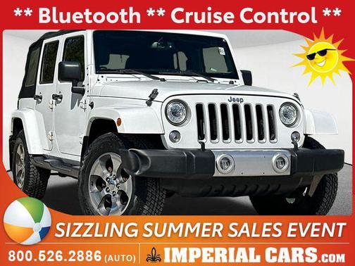 Bright White Clearcoat 2017 Jeep Wrangler Unlimited Sahara