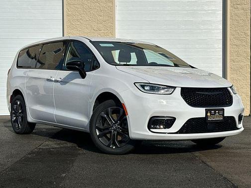 2026 Chrysler Pacifica L