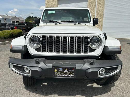 2025 Jeep Wrangler 4-Door Sahara 4x4