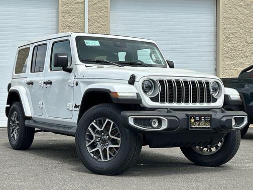 2025 Jeep Wrangler 4-Door Sahara 4x4