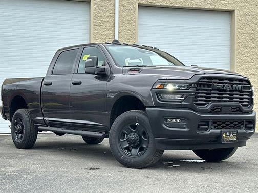 2025 RAM 2500 Tradesman Crew Cab 4x4 6'4' Box