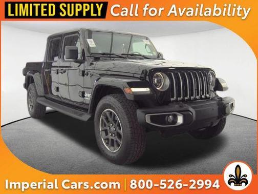 Black Clearcoat 2022 Jeep Gladiator Overland