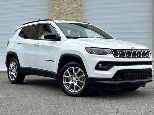 2023 Jeep Compass Latitude Lux