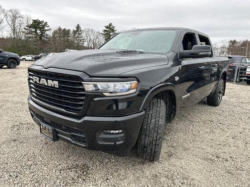 Diamond Black Crystal Pearlcoat 2026 RAM 1500 Laramie