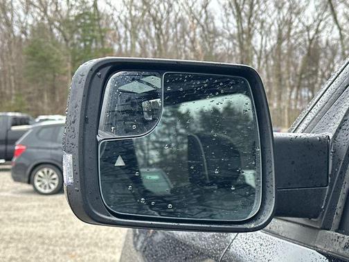 Diamond Black Crystal Pearlcoat 2026 RAM 1500 Laramie