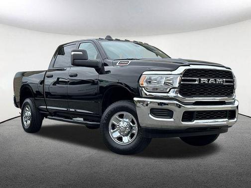 2024 RAM 2500 Tradesman Crew Cab 4x4 6'4' Box