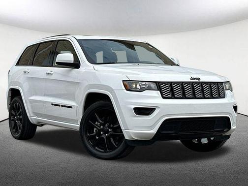 2022 Jeep Grand Cherokee Laredo