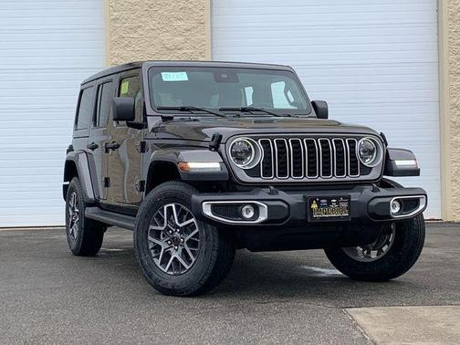 2025 Jeep Wrangler 4-Door Sahara 4x4