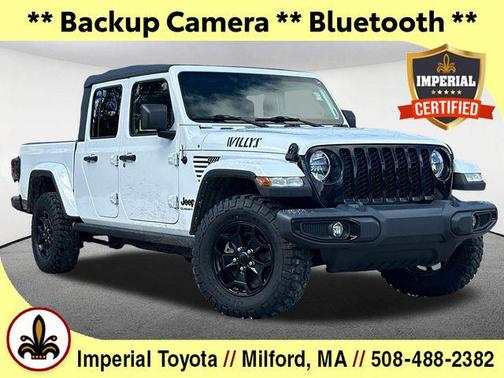 Bright White Clearcoat 2021 Jeep Gladiator Willys 4x4