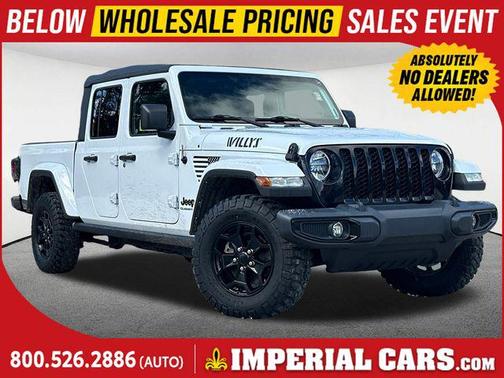 Bright White Clearcoat 2021 Jeep Gladiator Willys 4x4