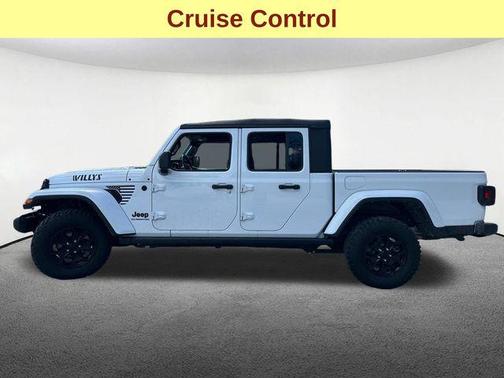 Bright White Clearcoat 2021 Jeep Gladiator Willys 4x4