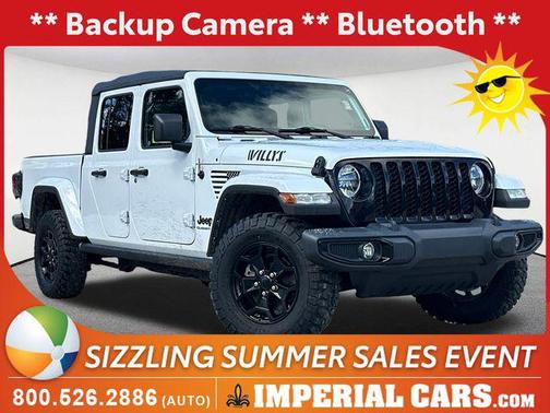 Bright White Clearcoat 2021 Jeep Gladiator Willys 4x4