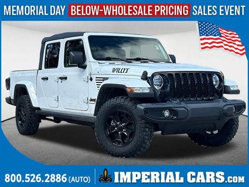 Bright White Clearcoat 2021 Jeep Gladiator Willys 4x4