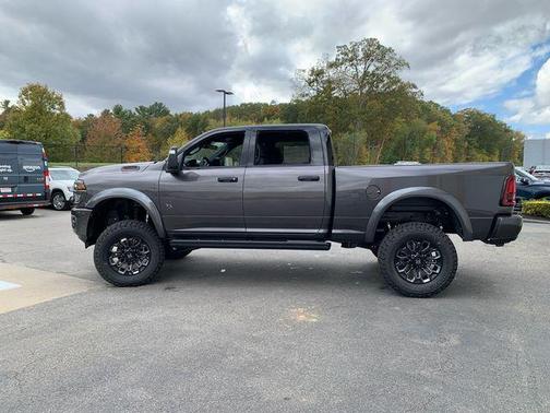 2025 RAM 2500 Big Horn Crew Cab 4x4 6'4' Box