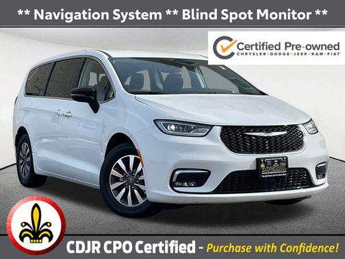 2024 Chrysler Pacifica Hybrid Select