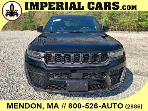 Diamond Black Crystal Pearlcoat 2026 Jeep Grand Cherokee Altitude