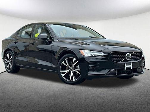 2025 Volvo S60 B5 Core
