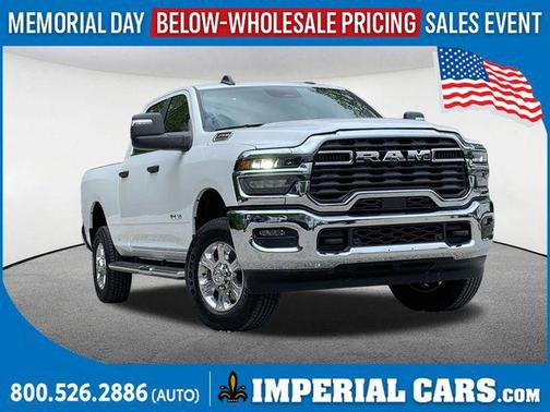 Bright White Clearcoat 2026 RAM 2500 Big Horn Crew Cab 4x4 6'4' Box