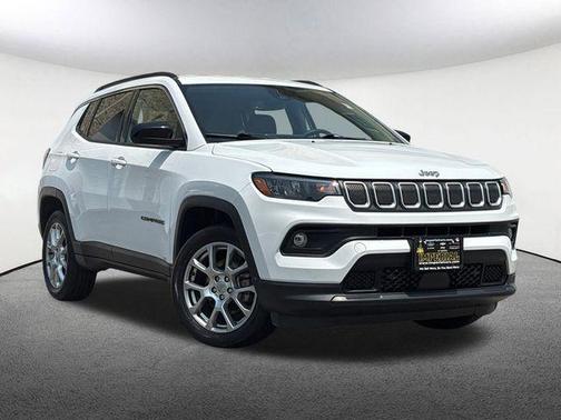 2022 Jeep Compass Latitude Lux