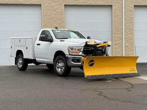 2024 RAM 2500 Tradesman Regular Cab 4x4 8' Box