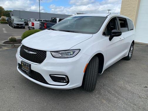 2026 Chrysler Pacifica L