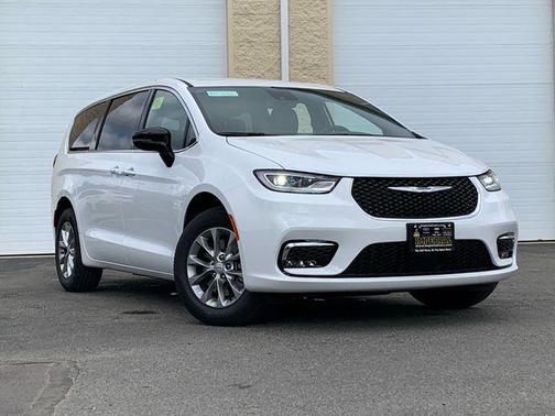 2026 Chrysler Pacifica L