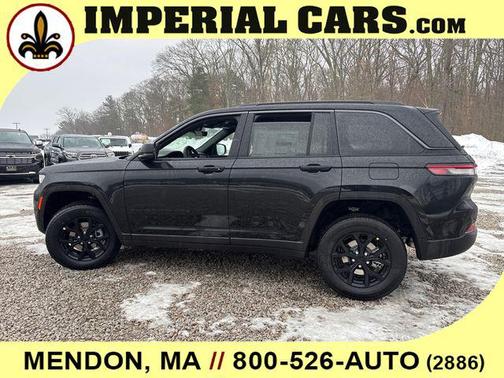 Diamond Black Crystal Pearlcoat 2026 Jeep Grand Cherokee Altitude