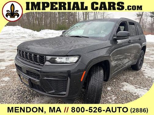 Diamond Black Crystal Pearlcoat 2026 Jeep Grand Cherokee Altitude