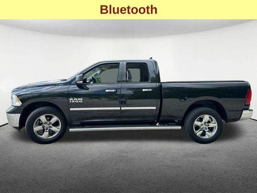 Brilliant Black Crystal Pearlcoat 2017 RAM 1500 Big Horn