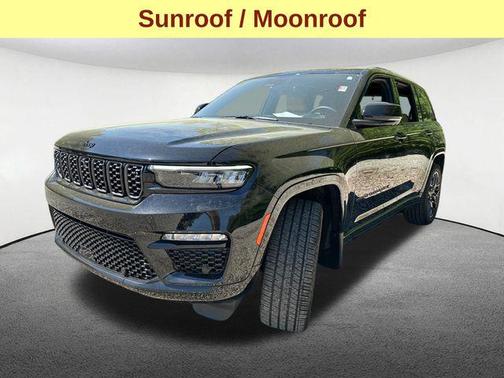 Diamond Black Crystal Pearlcoat 2025 Jeep Grand Cherokee Summit