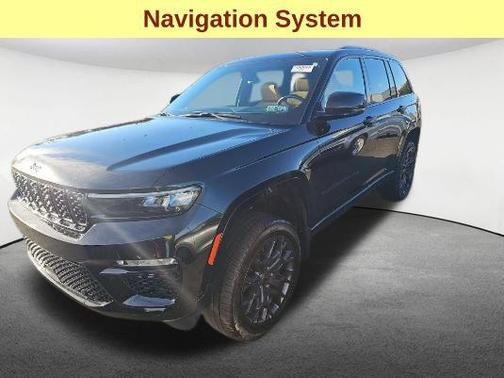Diamond Black Crystal Pearlcoat 2025 Jeep Grand Cherokee Summit