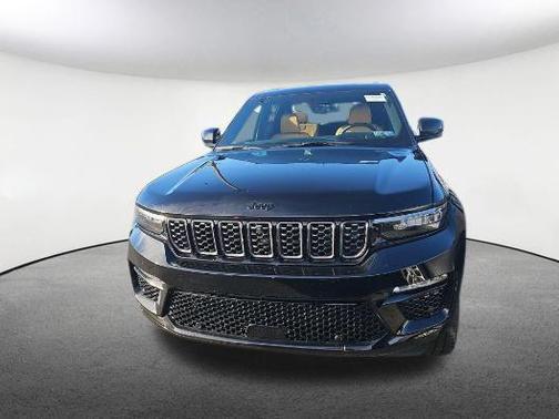 Diamond Black Crystal Pearlcoat 2025 Jeep Grand Cherokee Summit