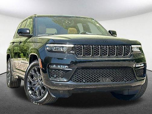 Diamond Black Crystal Pearlcoat 2025 Jeep Grand Cherokee Summit