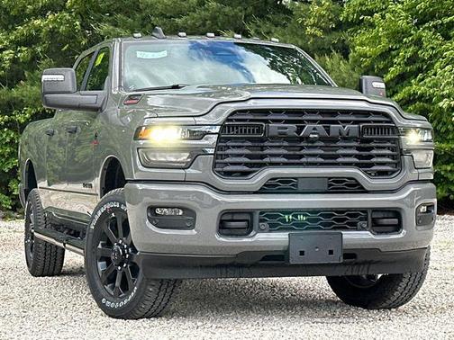 Ceramic Gray Clearcoat 2026 RAM 2500 Big Horn Crew Cab 4x4 6'4' Box