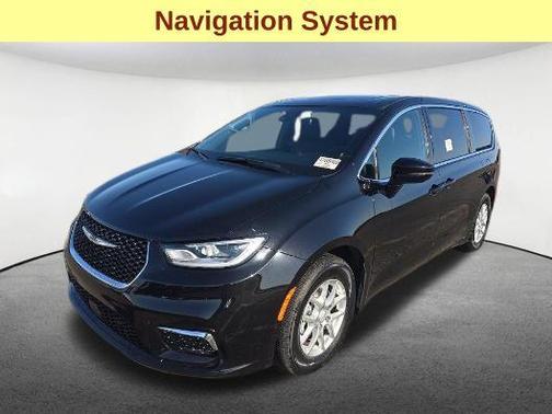 Diamond Black Crystal Pearlcoat 2026 Chrysler Pacifica L