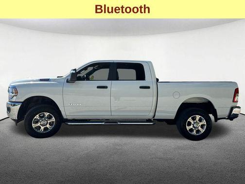 Bright White Clearcoat 2024 RAM 2500 Big Horn Crew Cab 4x4 6'4' Box