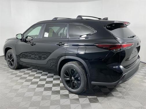 2025 Toyota Highlander Hybrid XLE