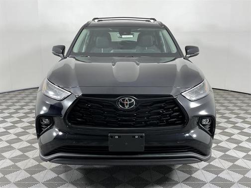 2025 Toyota Highlander Hybrid XLE