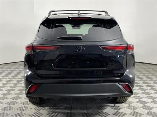 2025 Toyota Highlander Hybrid XLE