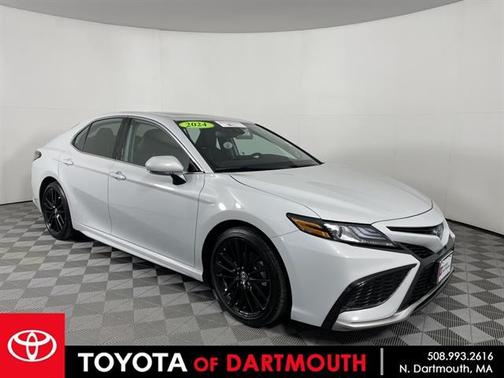 2024 Toyota Camry Hybrid SE