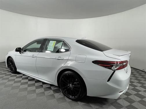 2024 Toyota Camry Hybrid SE