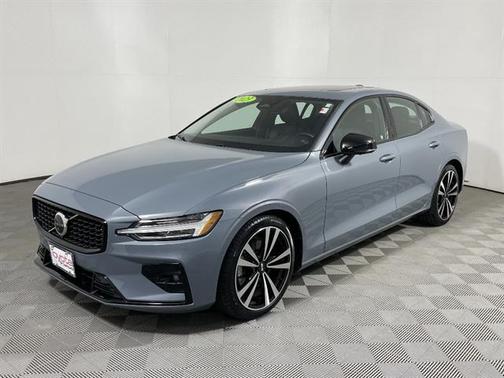 GRAY 2023 Volvo S60 B5 Plus Dark Theme